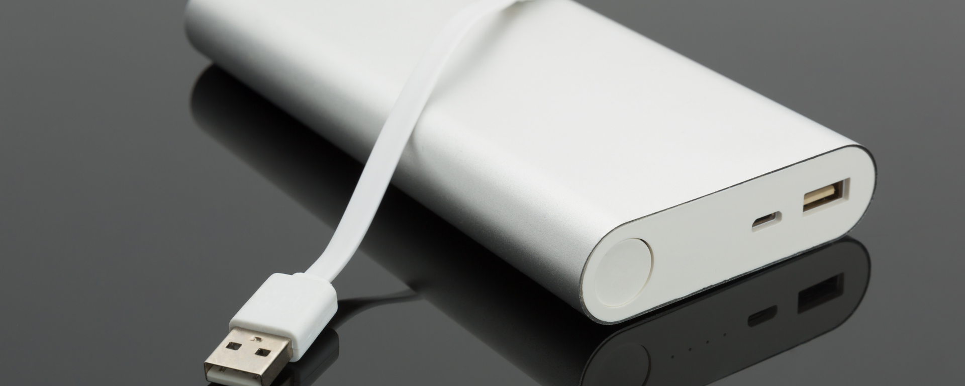 Giderek artan sayıda havayolu powerbank'i uçuşlarda neden yasaklıyor? - Sputnik Türkiye, 1920, 26.03.2025