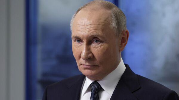 Рабочая поездка президента Владимира Путина в Мурманск - Sputnik Türkiye