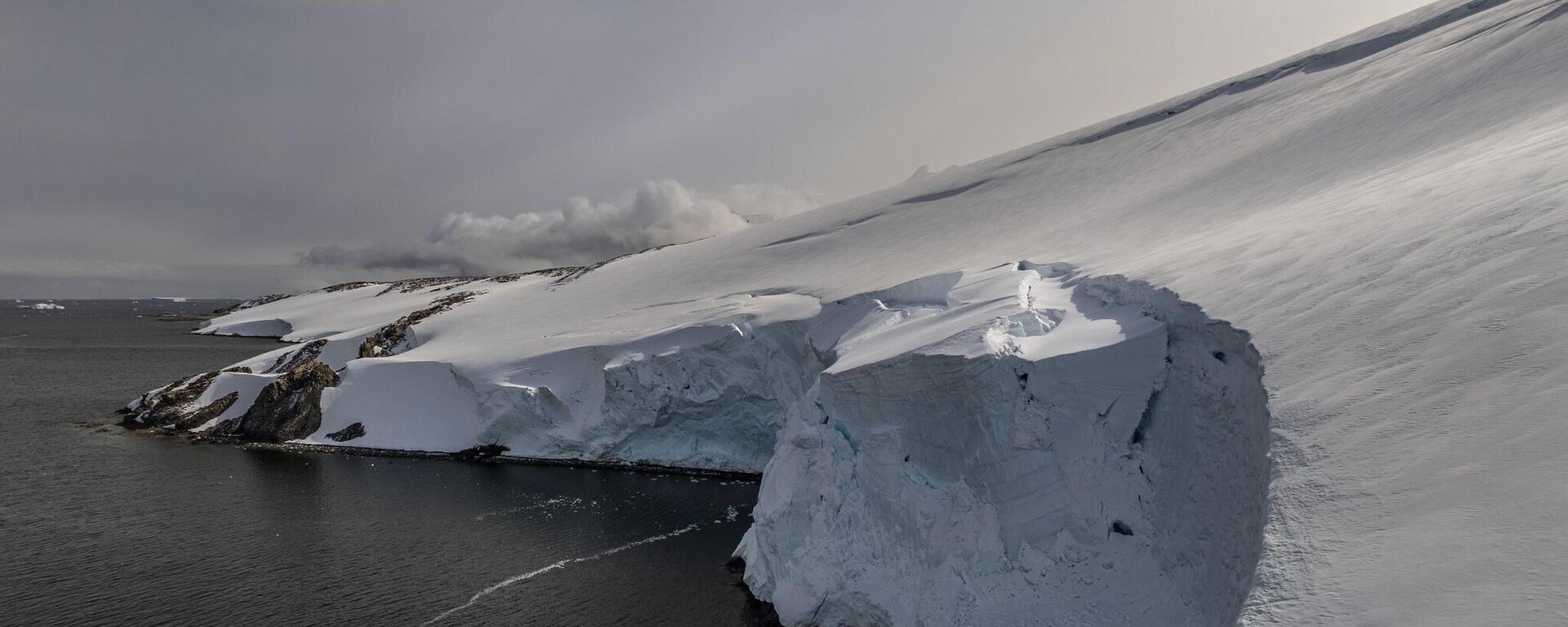Antarktika'da buzul erimeleri deniz seviyesini tehdit ediyor - Sputnik Türkiye, 1920, 20.10.2025