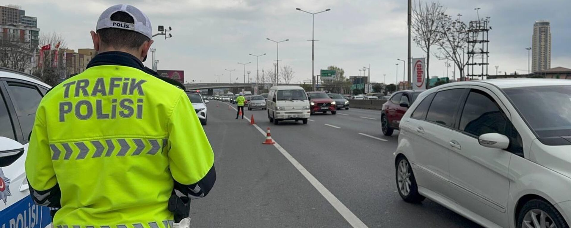 trafik polisi - Sputnik Türkiye, 1920, 30.10.2025