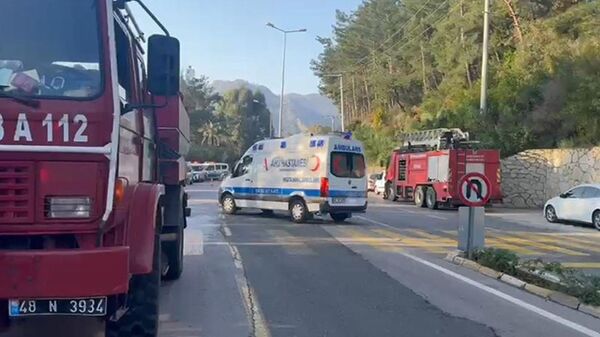 Marmaris'te 5 yıldızlı otelde yangın: Çok sayıda ekip olay yerine sevk edildi - Sputnik Türkiye