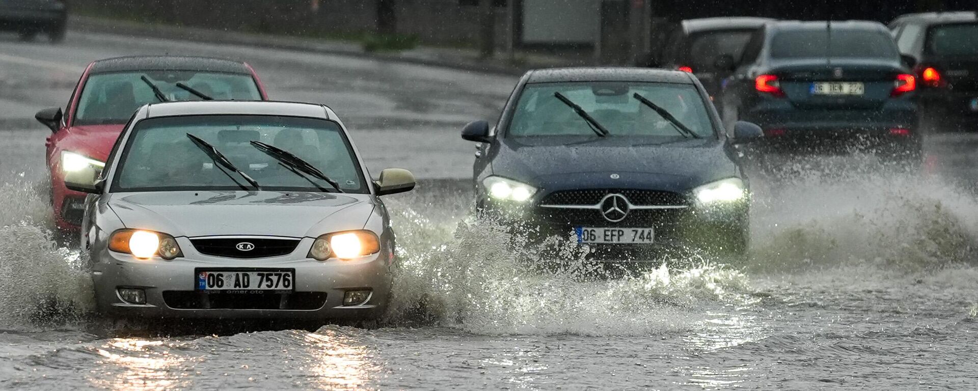 sağanak - Sputnik Türkiye, 1920, 11.11.2025