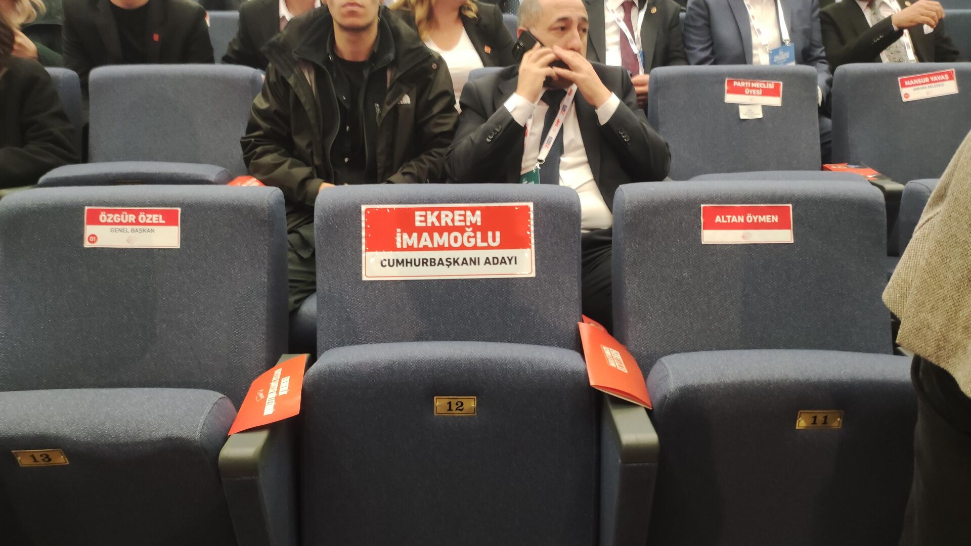 Ekrem İmamoğlu'nun koltuğuna Cumhurbaşkanı Adayı yazıldı. - Sputnik Türkiye, 1920, 06.04.2025