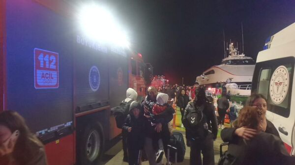 Bursa Deniz Otobüslerinin (BUDO) feribotunun makine dairesinde çıkan yangın, gemi personelince söndürüldü - Sputnik Türkiye