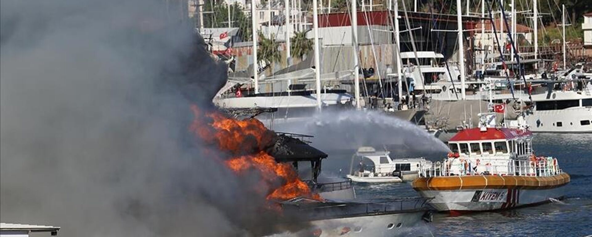 Fethiye'de tekne yangını - Sputnik Türkiye, 1920, 10.04.2025