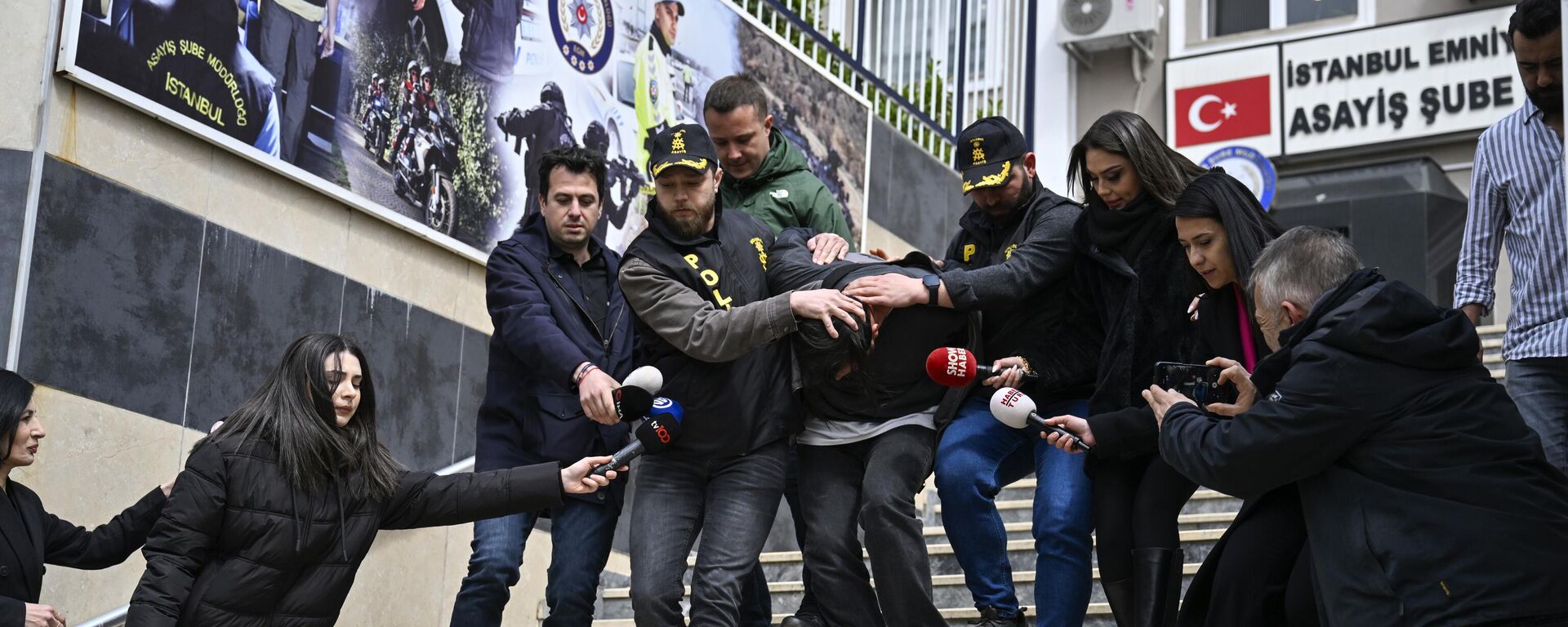 Mattia Ahmet Minguzzi'nin ailesini tehdit edenler adliyede - Sputnik Türkiye, 1920, 12.04.2025