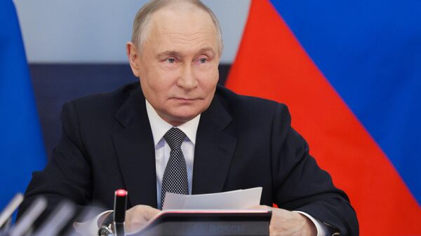 Президент Владимир Путин провел совещание по вопросам развития Военно-морского флота - Sputnik Türkiye