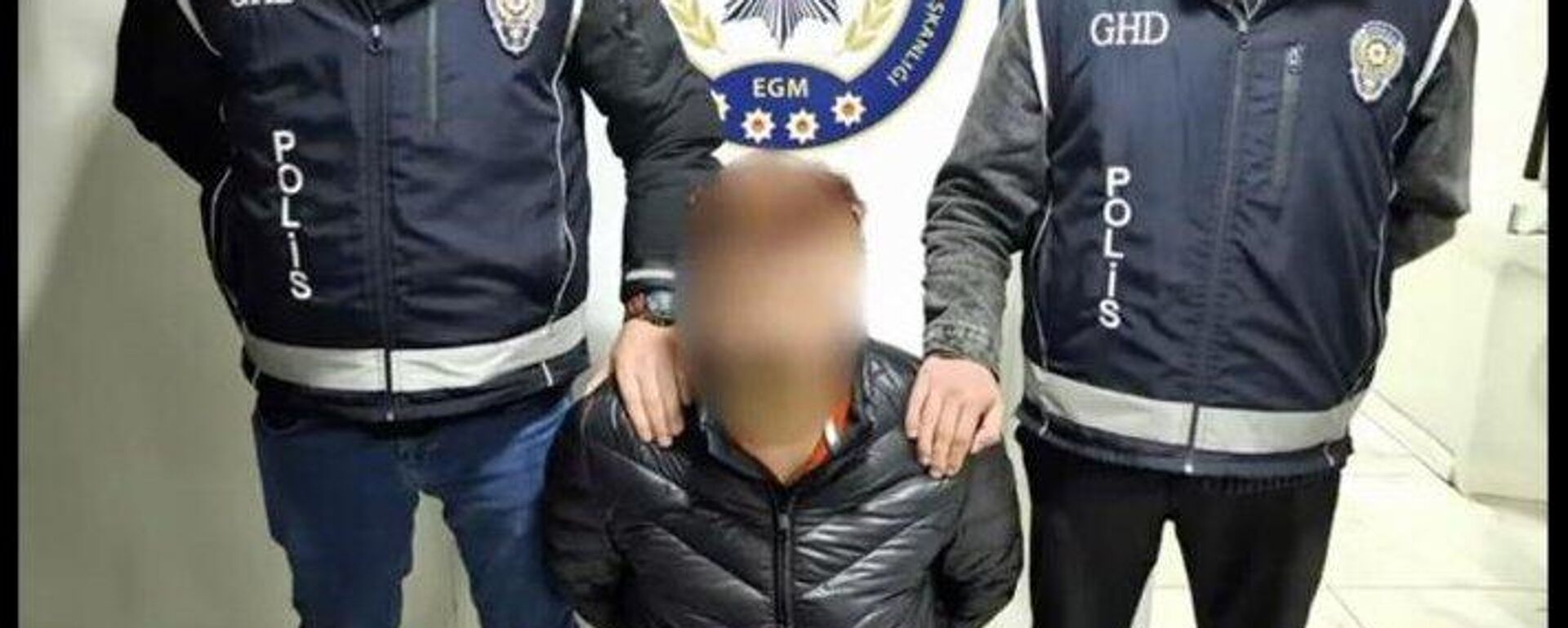  İtalya tarafından kırmızı bültenle aranan organize suç örgütü elebaşı Khodır İstanbul'da yapılan operasyonla yakalandı - Sputnik Türkiye, 1920, 12.04.2025