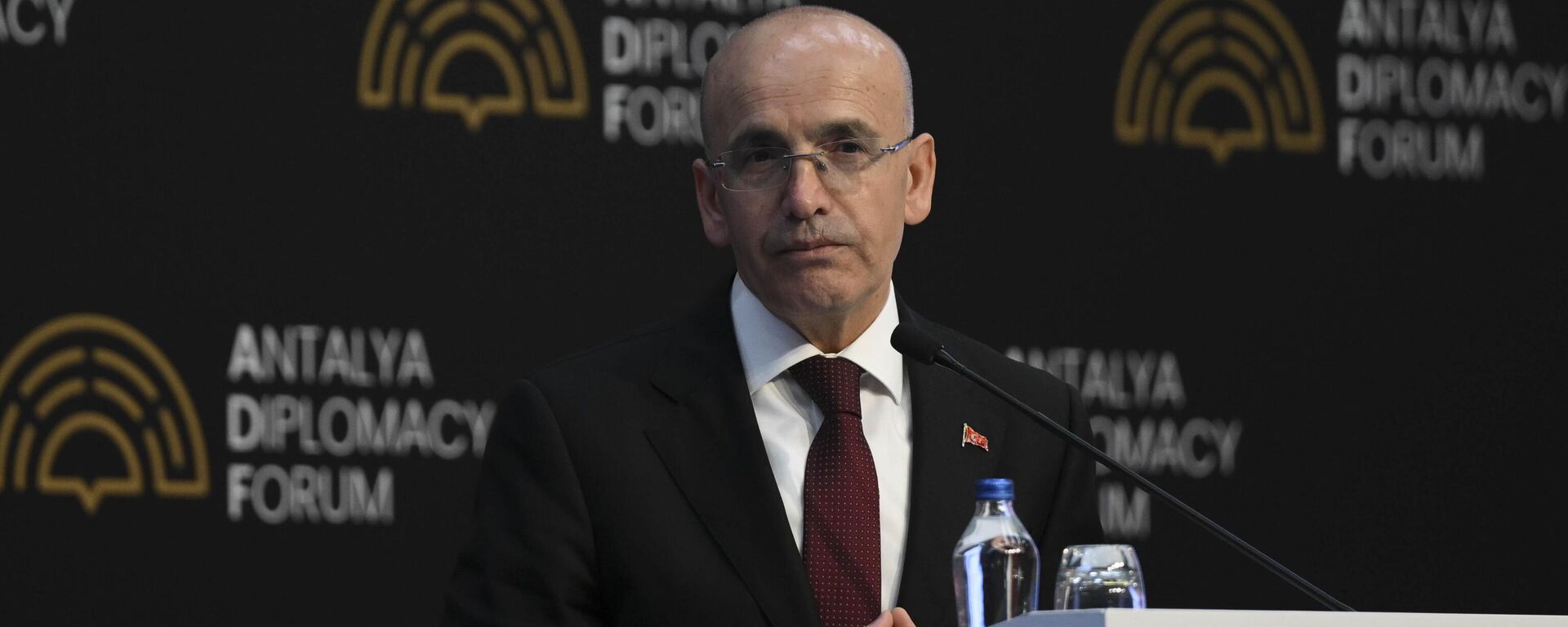 Hazine ve Maliye Bakanı Mehmet Şimşek  - Sputnik Türkiye, 1920, 03.09.2025