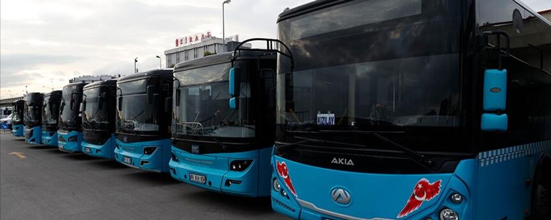 Özel halk otobüsü - Sputnik Türkiye, 1920, 14.04.2025