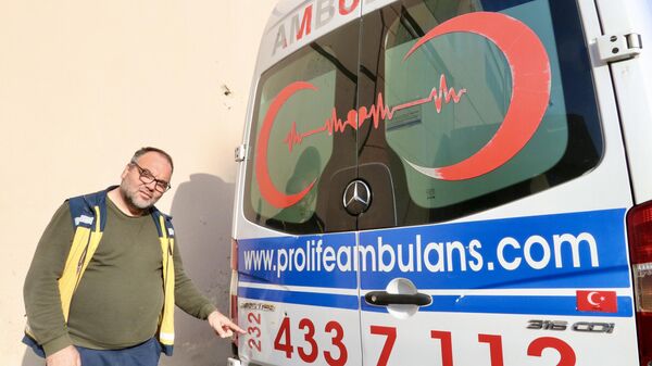 İzmir'in Bayraklı ilçesinde trafikte kurşunlanan ambulansın şoförü İbrahim Kutlutürk - Sputnik Türkiye