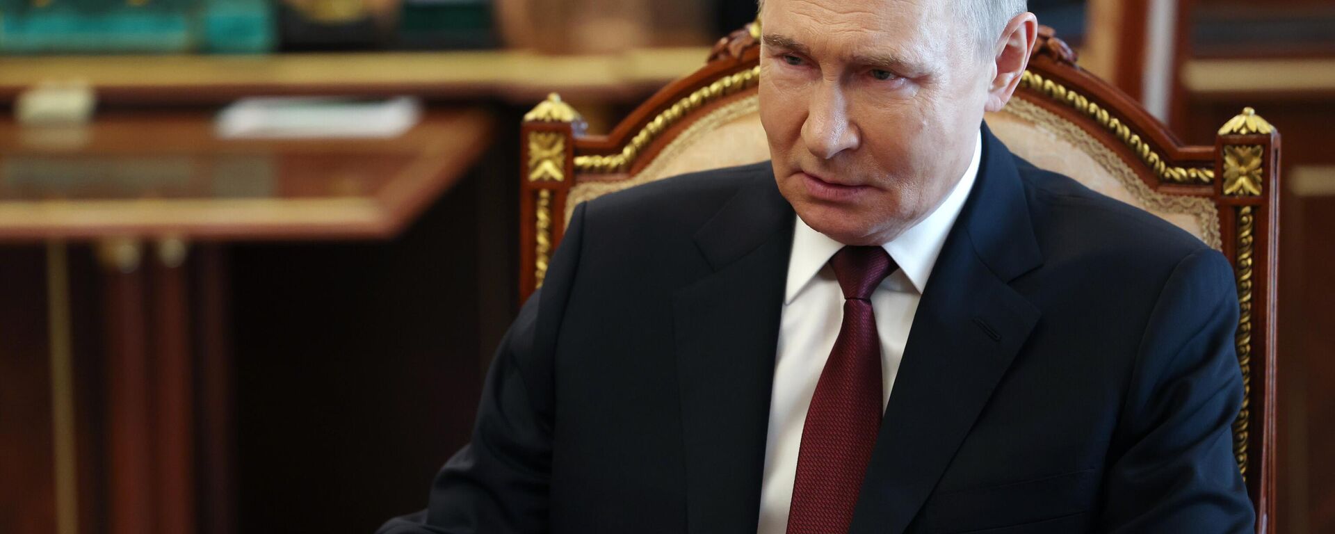 Rusya Devlet Başkanı Putin, Kremlin'de Genelkurmay Başkanı Gerasimov ile bir araya geldi. - Sputnik Türkiye, 1920, 08.05.2025