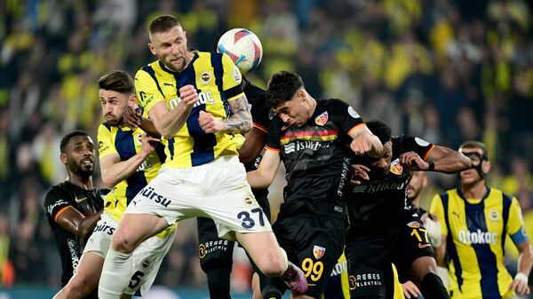 Trendyol Süper Lig'in 32. haftasında Fenerbahçe ile Bellona Kayserispor takımları Ülker Stadı'nda karşılaştı - Sputnik Türkiye