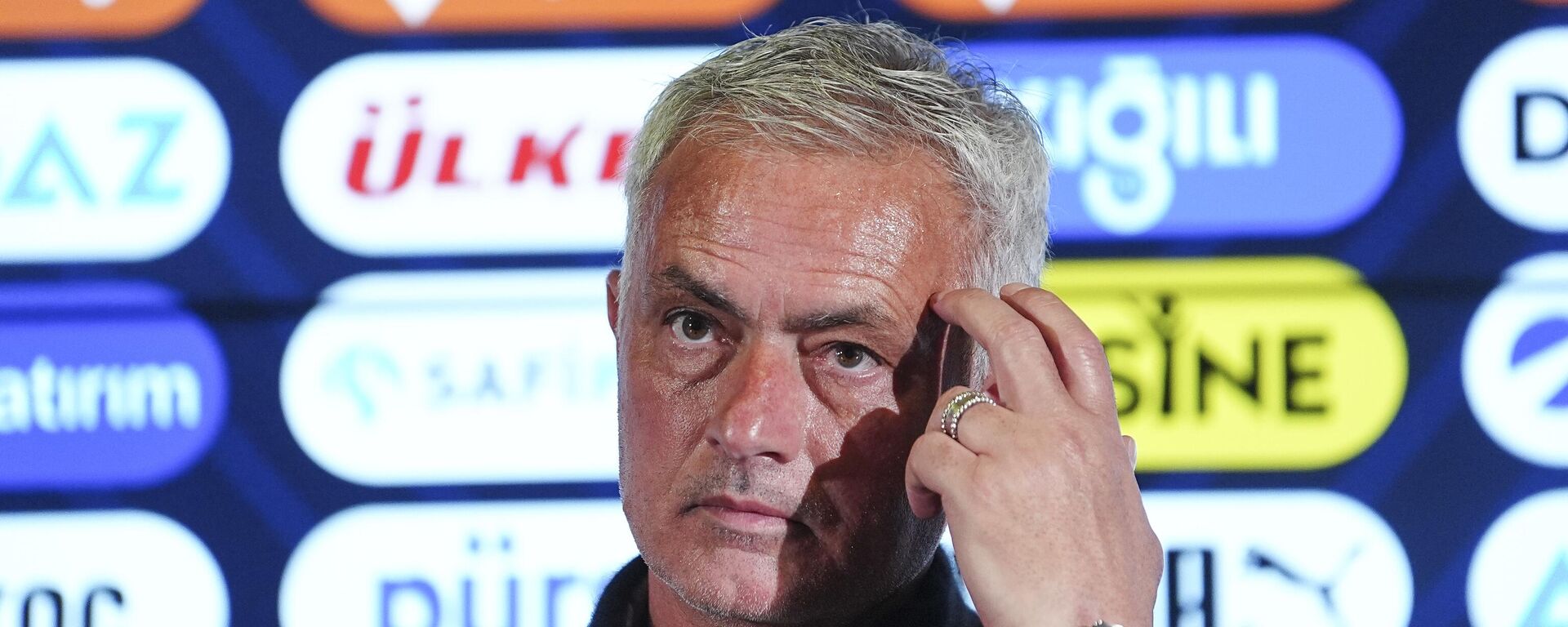 Fenerbahçe Teknik Direktörü Jose Mourinho - Sputnik Türkiye, 1920, 07.05.2025