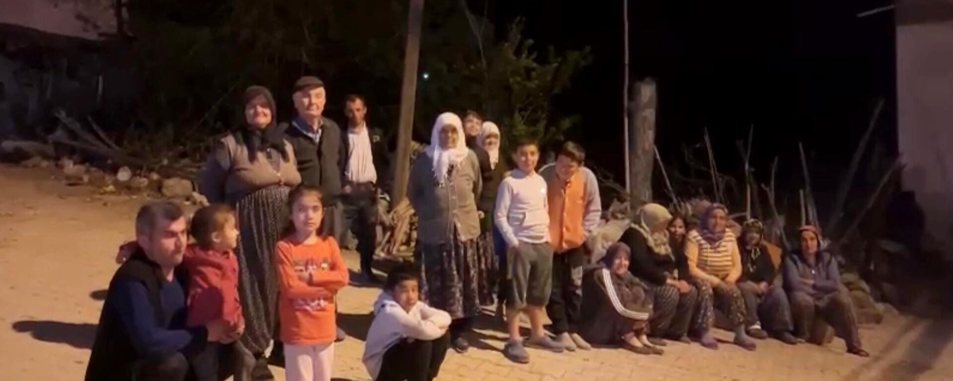 Kütahya'da saat 20.24'te 4.3 büyüklüğünde deprem meydana geldi - Sputnik Türkiye, 1920, 22.04.2025