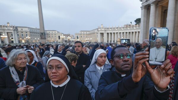 Dünya liderleri bir bir açıklıyor: Papa Francis'in cenazesine kimler katılacak? - Sputnik Türkiye