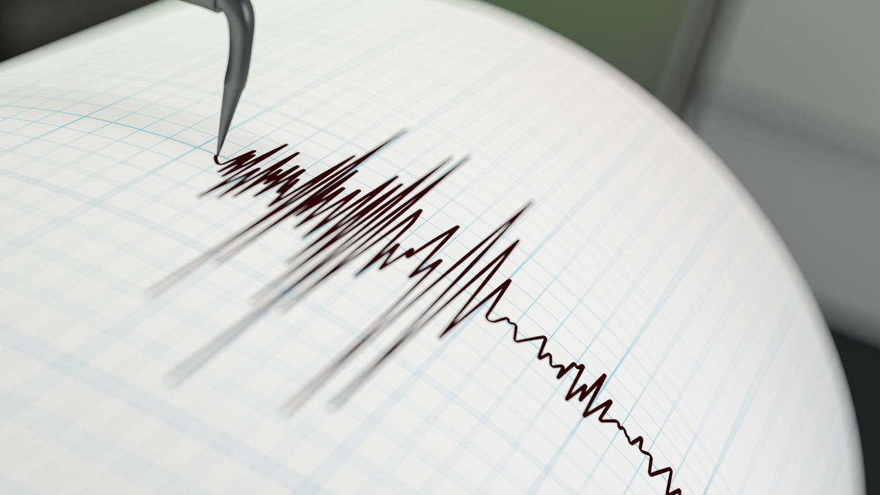 �stanbul'da hissedilen bir deprem oldu!
