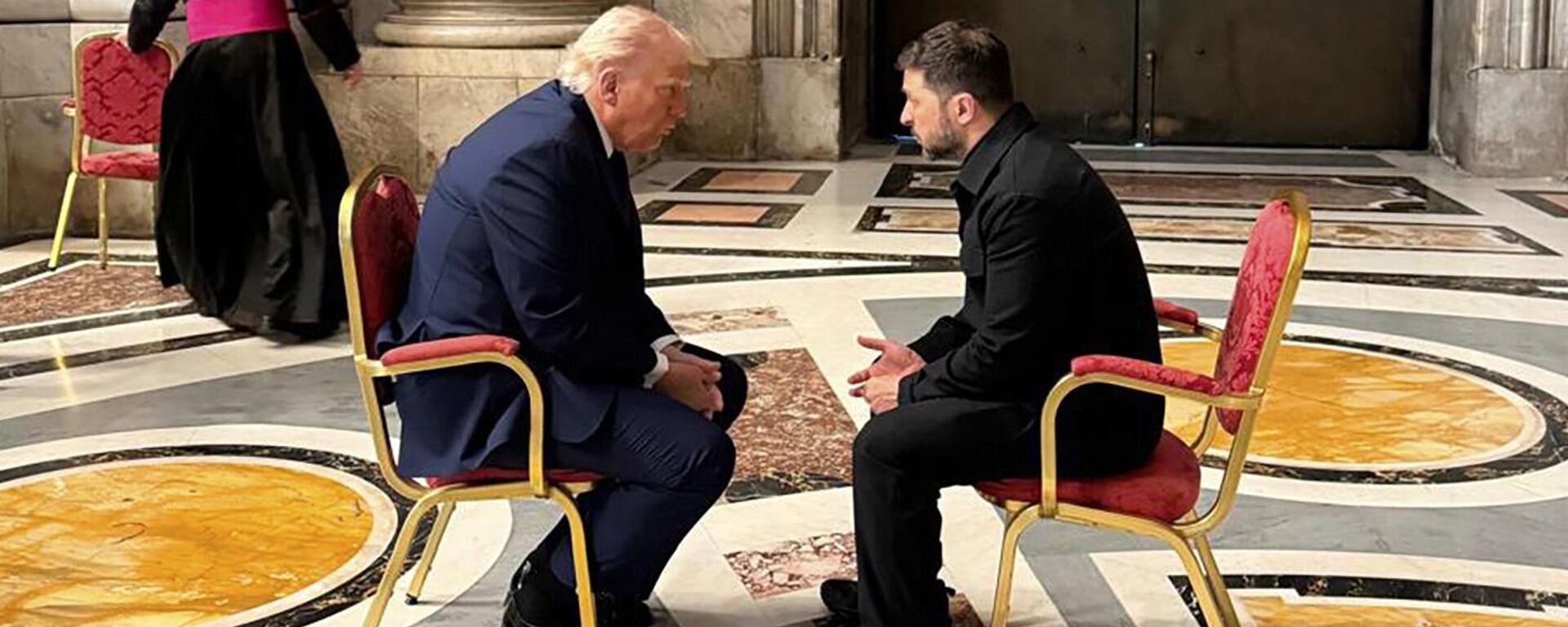 ABD Başkanı Trump ve Zelenskiy - Sputnik Türkiye, 1920, 27.04.2025