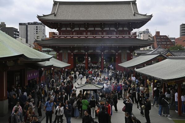 Bu yılki festivale yüzlerce aile katıldı ve etkinlik büyük bir ilgi gördü. Çocuklarının sağlığı için festivalde yer almak isteyen ebeveynler, renkli ve sevimli görüntüler oluşturdu. - Sputnik Türkiye