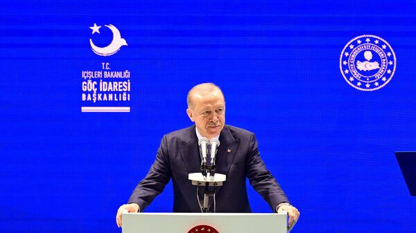 Erdoğan: 'Tahtımı veririm, tacımı veririm ama devletime sığınan mazlumu asla vermem' - Sputnik Türkiye