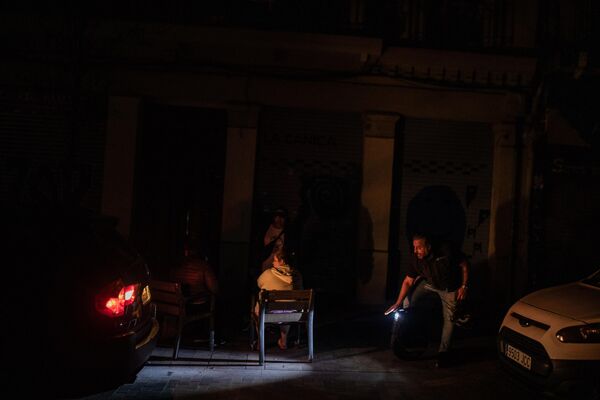 Hayatı felç eden elektrik kesintisi sonrası İspanya&#x27;da OHAL ilan edildi. - Sputnik Türkiye