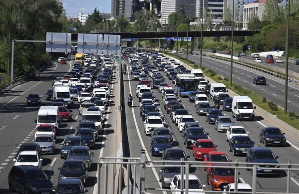 Geniş çaplı elektrik kesintisi, ciddi trafiğe sebebiyet verdi. - Sputnik Türkiye