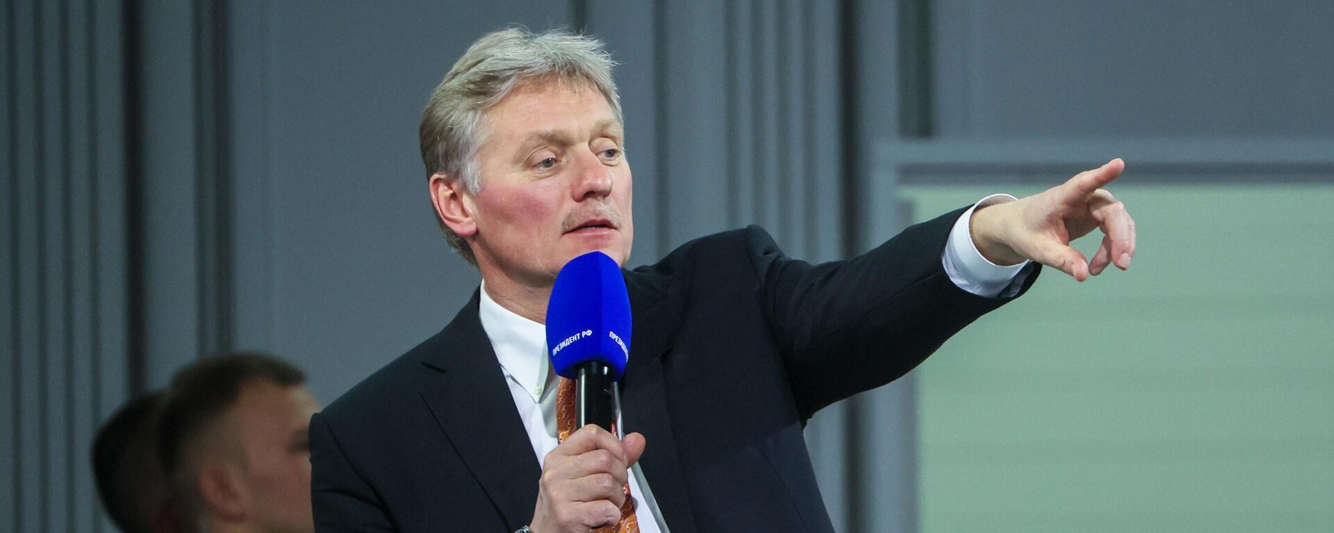 El portavoz del Kremlin, Dmitri Peskov, en una rueda de prensa de Vladímir Putin - Sputnik Türkiye, 1920, 30.04.2025
