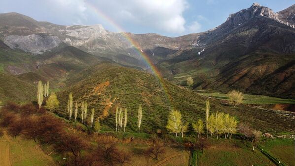 Malatya&#x27;nın Yeşilyurt ilçesine bağlı Aşağı, Orta, Öncü ve Salkonak köylerini kapsayan Porga Vadisi, doğal güzellikleri ve biyolojik çeşitliliğiyle öne çıkıyor.  - Sputnik Türkiye