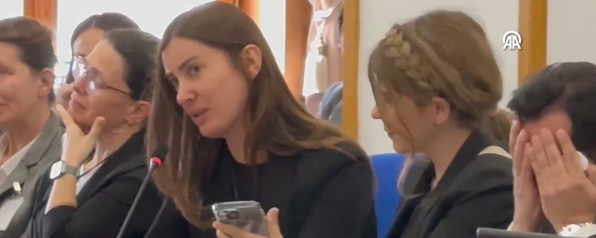 Meclis'i gözyaşlarına boğan Bolu komisyonu: Oğlunun yangında 'anne seni seviyorum' diye attığı ses kaydını dinletti - Sputnik Türkiye, 1920, 01.05.2025