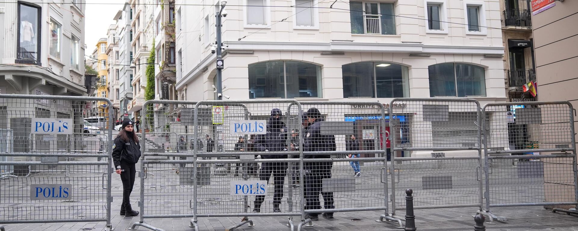 1 Mayıs tedbirleri: İstanbul’da trafiğe kapatılan yollar ve ulaşımda kısıtlamalar duyuruldu - Sputnik Türkiye, 1920, 01.05.2025