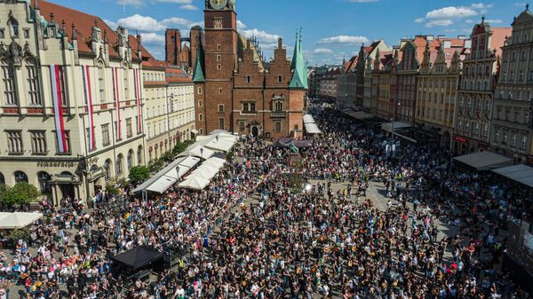 Wroclaw’da binlerce gitarist Guinness rekoru için aynı anda “Hey Joe” çaldı - Sputnik Türkiye