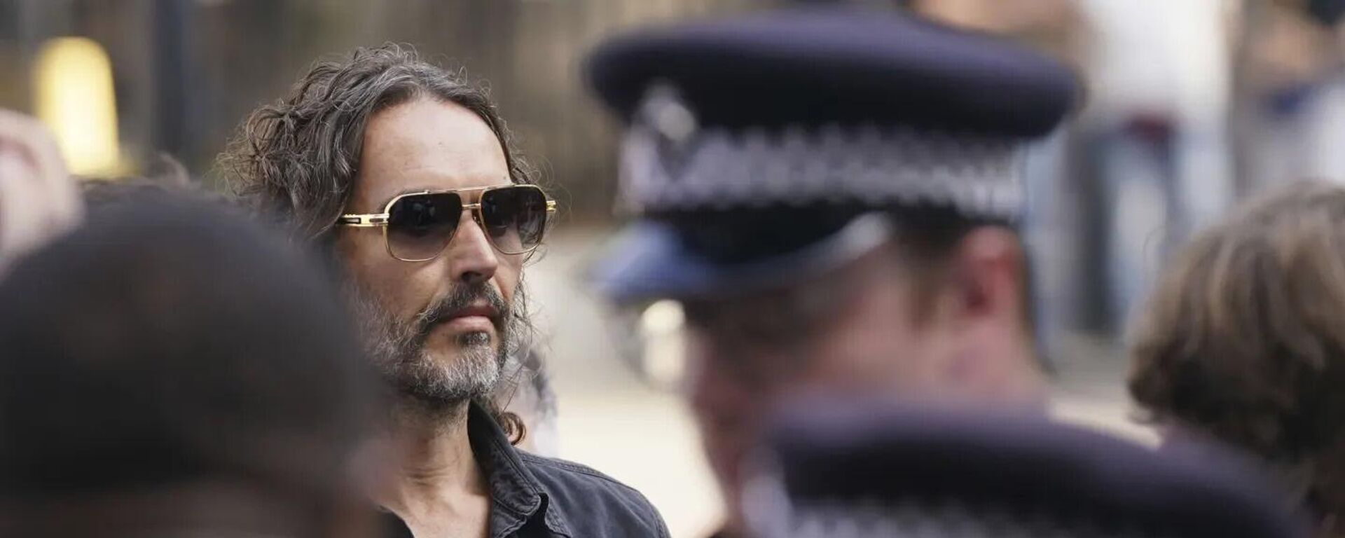 Russell Brand - Sputnik Türkiye, 1920, 02.05.2025