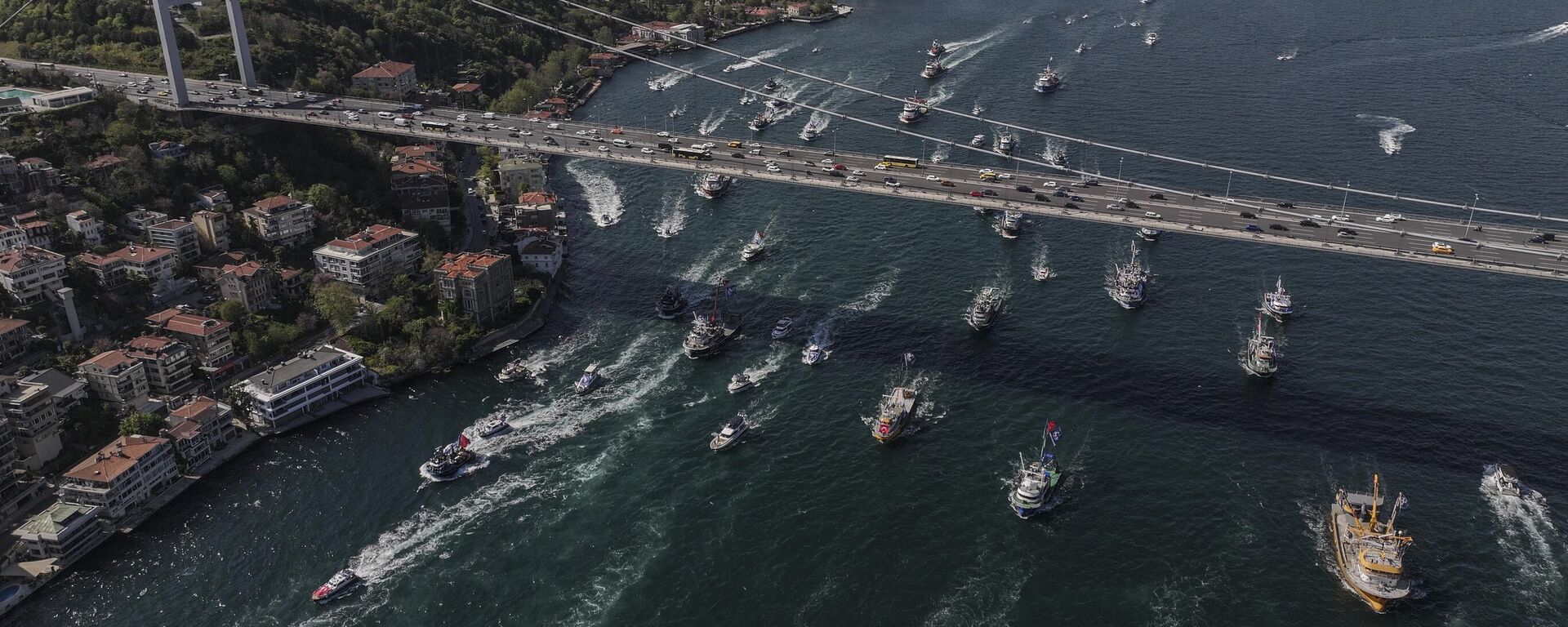 Sarıyer Taraftarından Boğaz’da Şampiyonluk Kutlaması: Renkli Görüntüler İstanbul’u Sardı - Sputnik Türkiye, 1920, 25.05.2026