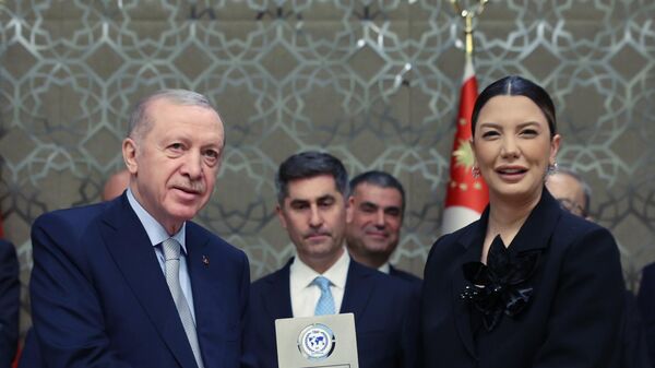 Yılın muhabiri Fulya Öztürk seçildi - Sputnik Türkiye