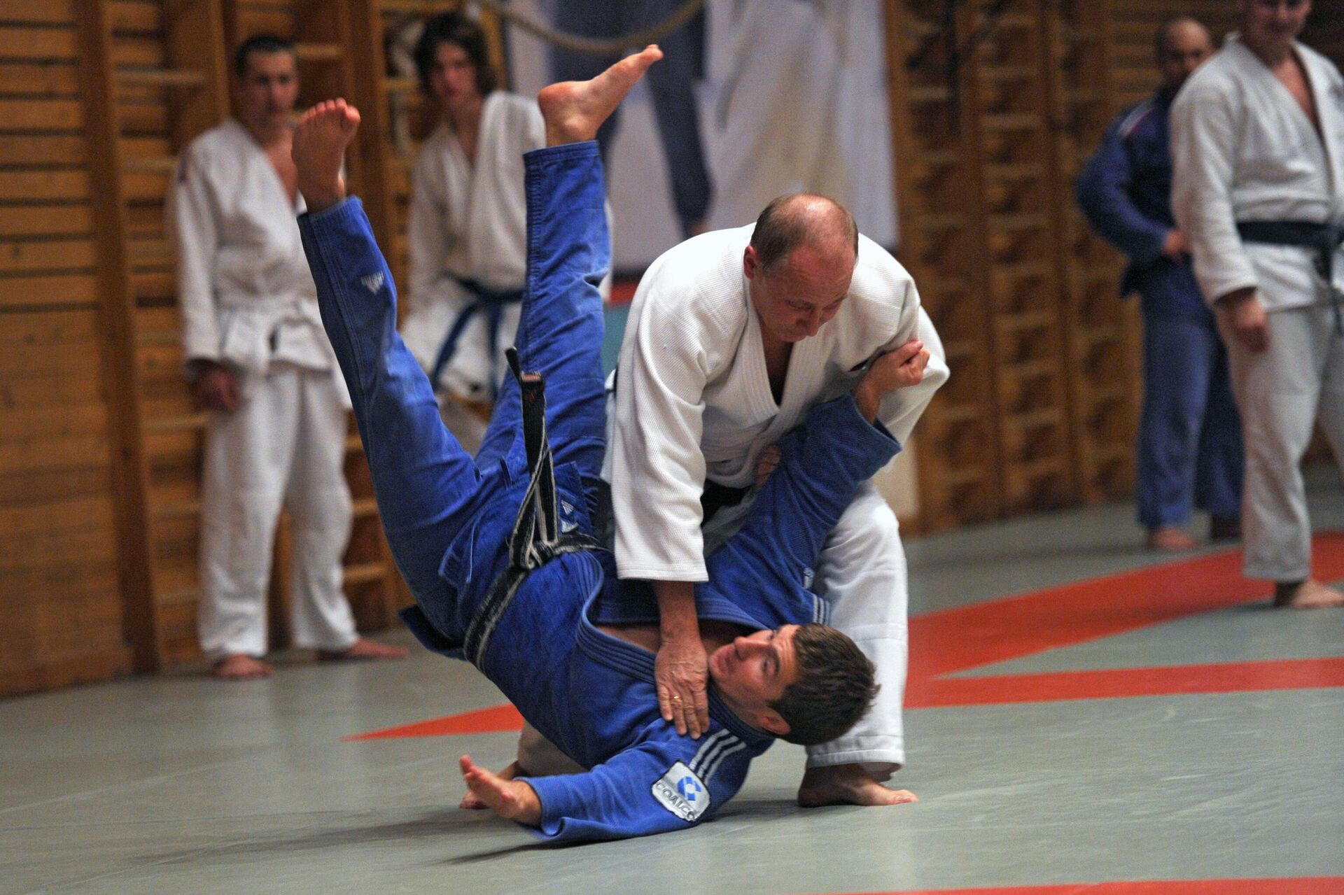 Putin judo yaparken. Rusya Federasyonu Devlet Başkanlığı Basın Servisi arşivi - Sputnik Türkiye, 1920, 07.05.2025