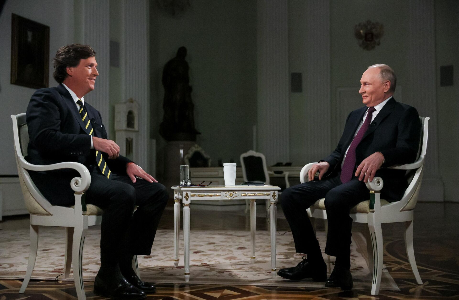 6 Şubat 2024. Vladimir Putin, Tucker Carlson Network Video Platformu kurucusu, ABD'li  gazeteci Tucker Carlson'a  röportaj veriyor - Sputnik Türkiye, 1920, 07.05.2025