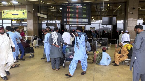 Pakistan'da birçok uçuş iptal edildi - Sputnik Türkiye