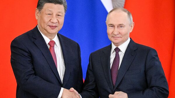 Rusya Devlet Başkanı Vladimir Putin ve Çin Devlet Başkanı Şi Cinping - Sputnik Türkiye