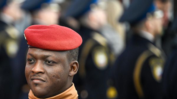 Burkina Faso Devlet Başkanı İbrahim Traore, Büyük Anavatan Savaşı'nın 80. yıl dönümü kutlamalarına katılmak üzere Moskova'da - Sputnik Türkiye