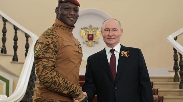 Rusya Devlet Başkanı Vladimir Putin ve Burkina Faso Devlet Başkanı İbrahim Traore - Sputnik Türkiye