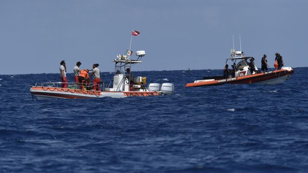 İtalya'da batan lüks yatın çıkartılması çalışmasında bu sefer dalgıç hayatını kaybetti - Sputnik Türkiye