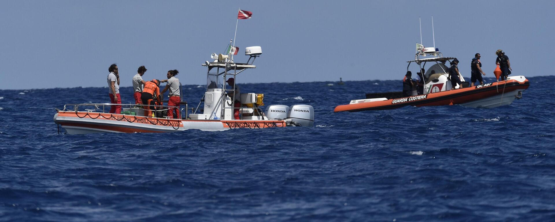 İtalya'da batan lüks yatın çıkartılması çalışmasında bu sefer dalgıç hayatını kaybetti - Sputnik Türkiye, 1920, 11.05.2025