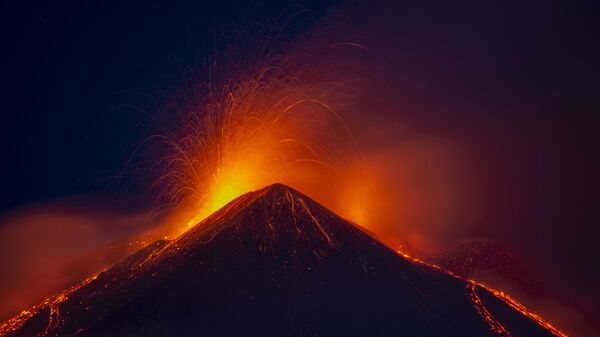 Etna Yanardağı - Sputnik Türkiye