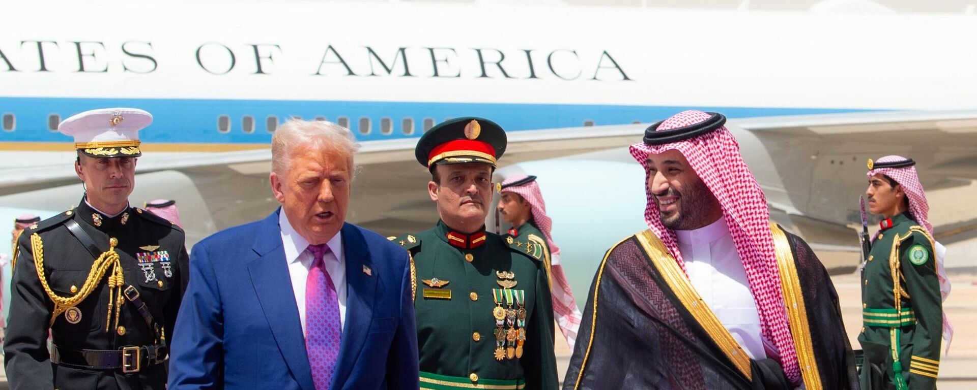 ABD Başkanı Donald Trump, Suudi Arabistan Veliaht Prensi Muhammed bin Selman - Sputnik Türkiye, 1920, 14.05.2025