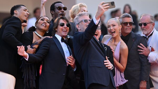 78. Cannes Film Festivali'nde Tom Cruise ve Görevimiz Tehlise ekip arkadaşları kırmızı halıda - Sputnik Türkiye
