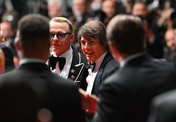 Gösterim sonrası dakikalarca süren alkış, filmin Cannes&#x27;daki başarısını tescilledi. - Sputnik Türkiye