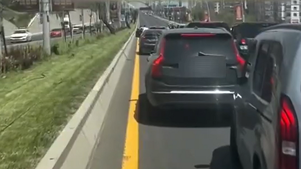 Ali Yerlikaya duyurdu: Ambulansa yol vermeyenlere kesilen cezalar artırılıyor, yeni düzenleme yolda