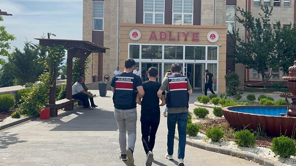 Kahramanmaraş'ta bir sürücü, motosikletin arkasına bağladığı köpeği metrelerce sürükledi - Sputnik Türkiye