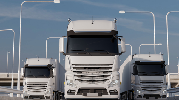 Trump’tan kamyonculara dil zorunluluğu: Ehliyet, ruhsat ve sözlüğü almadan yola çıkma - Sputnik Türkiye