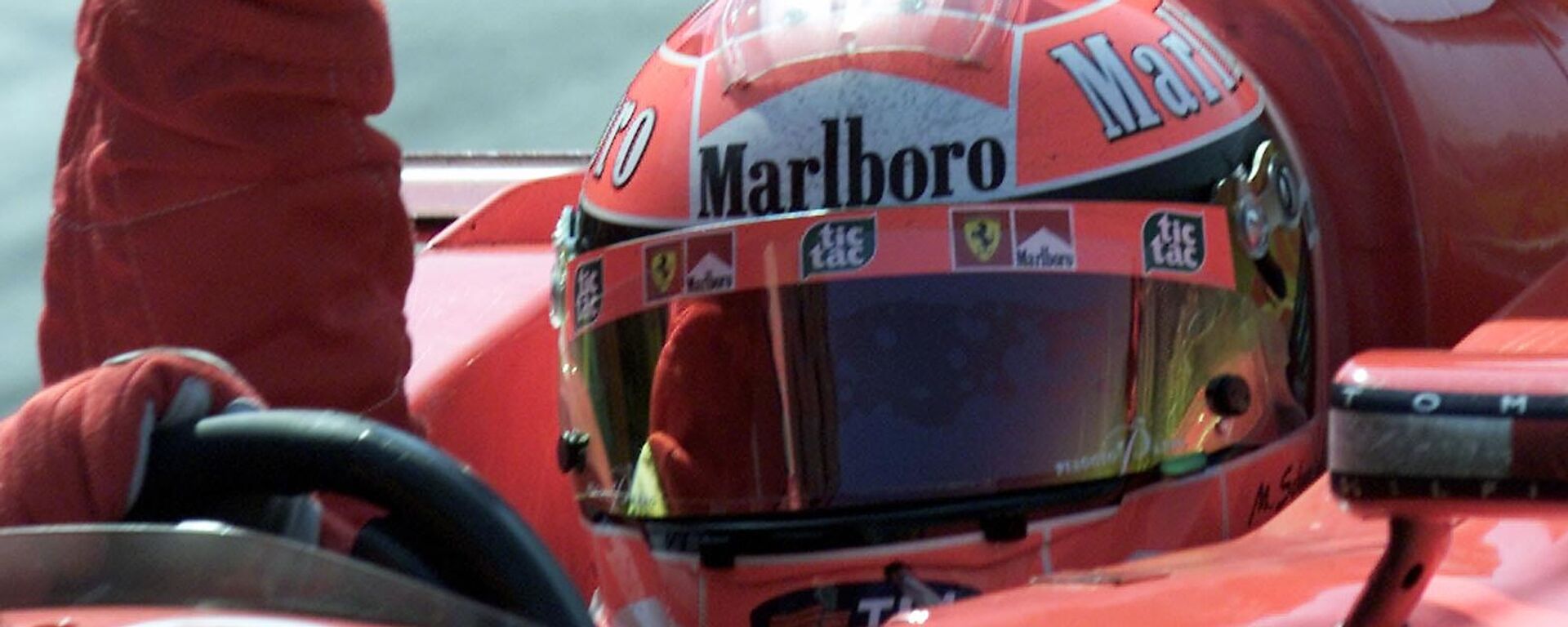 Schumacher'in 2001'de yarıştığı ve kazandığı Ferrari, açık artırmaya çıkıyor - Sputnik Türkiye, 1920, 21.05.2025
